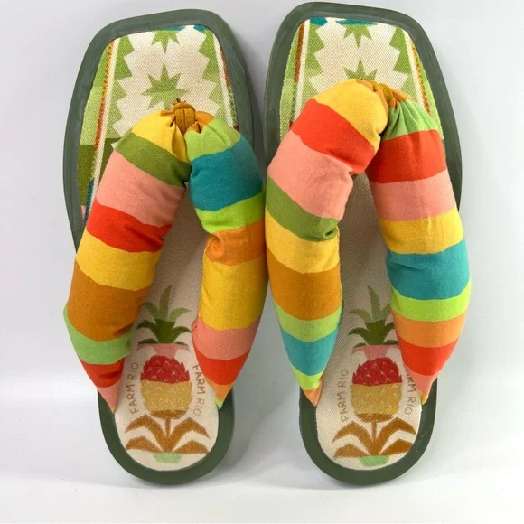 FARM Rio Pineapple Puffy Flip Flop Sandals 8 - Picture 6 of 14